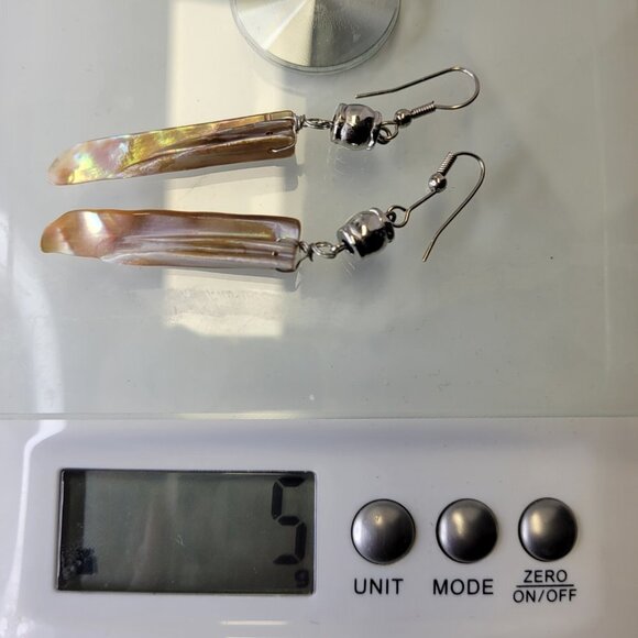 Shell Rectangular Earrings - Picture 9 of 10